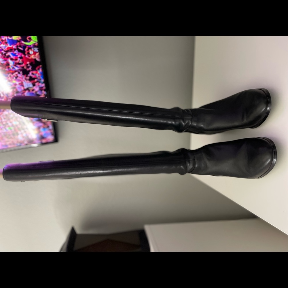 Michael Kors Black Leather Boots: 7
